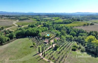 Country House for sale Chianciano Terme, Tuscany:  RIF 3061 Blick auf Anwesen