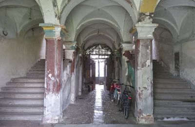 Castle for sale Pisarzowice, Opole Region, Hallway