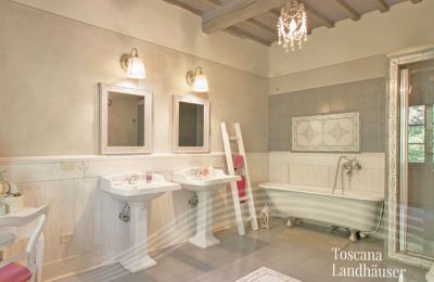 Historic Villa for sale Foiano della Chiana, Tuscany:  Bathroom