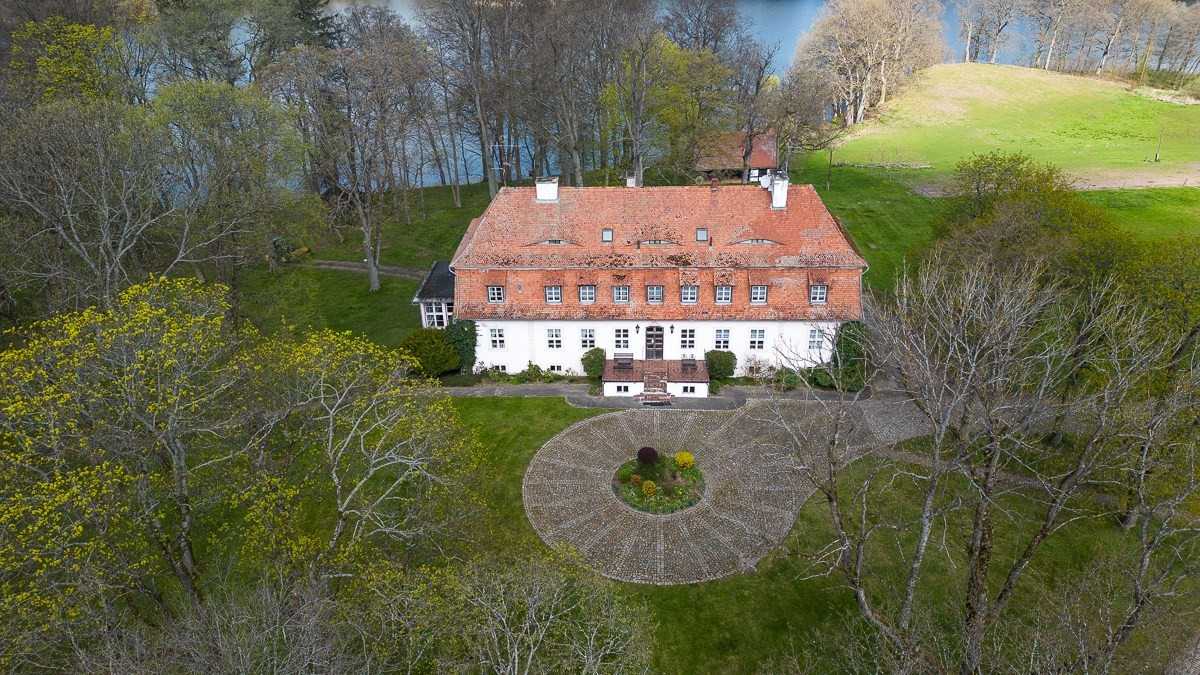 Photos Country estate and manor with land in West Pomerania
