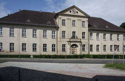 Castle for sale 17252 Mirow, Mecklenburg-West Pomerania, Front view