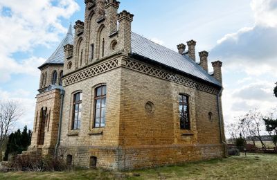 Historic Villa for sale Chmielniki, Kuyavia-Pomerania, widok z boku