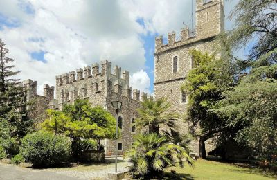 Character Properties, Dreamy Castle in Umbria - Secluded Forest Location