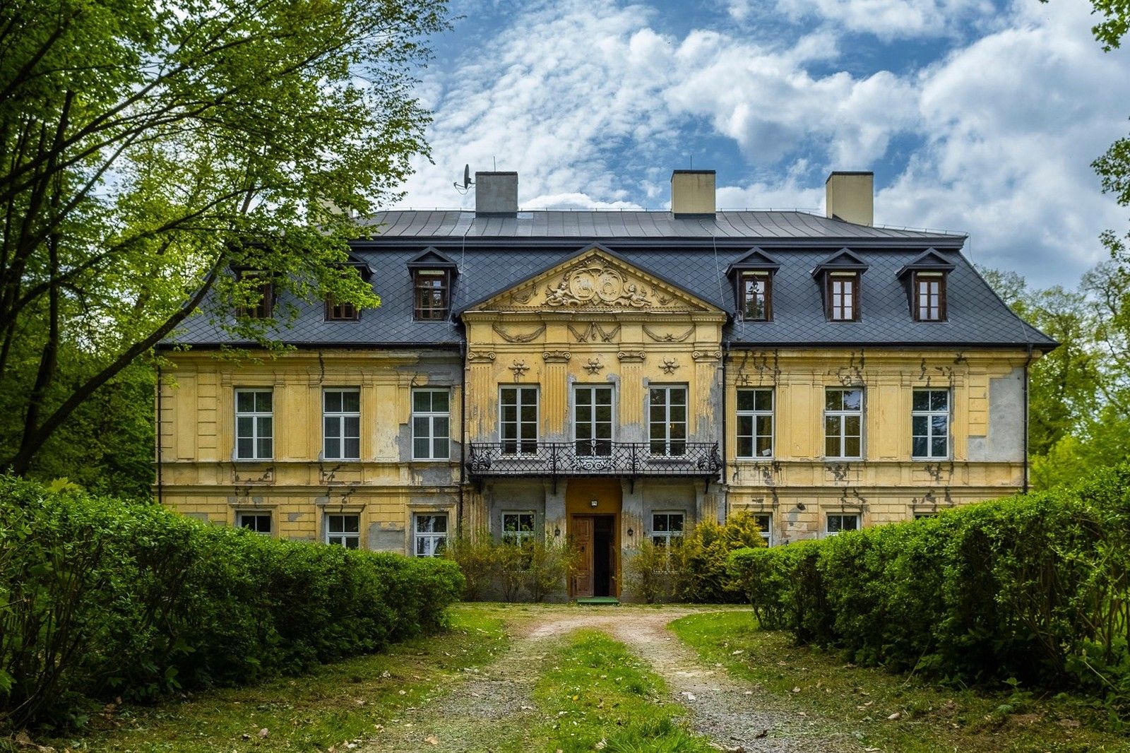 Photos Nakło - Baroque castle in Silesia for sale
