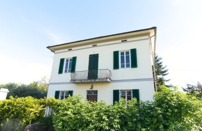 Character Properties, Art Nouveau Villa with dépendance and swimming pool near Lucca
