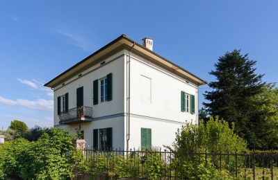 Character Properties, Art Nouveau Villa with dépendance and swimming pool near Lucca