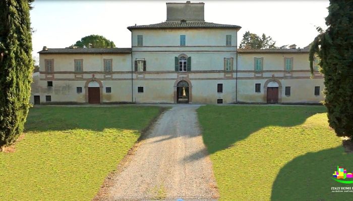 Beautiful country mansion/palazzo with park in Marsciano