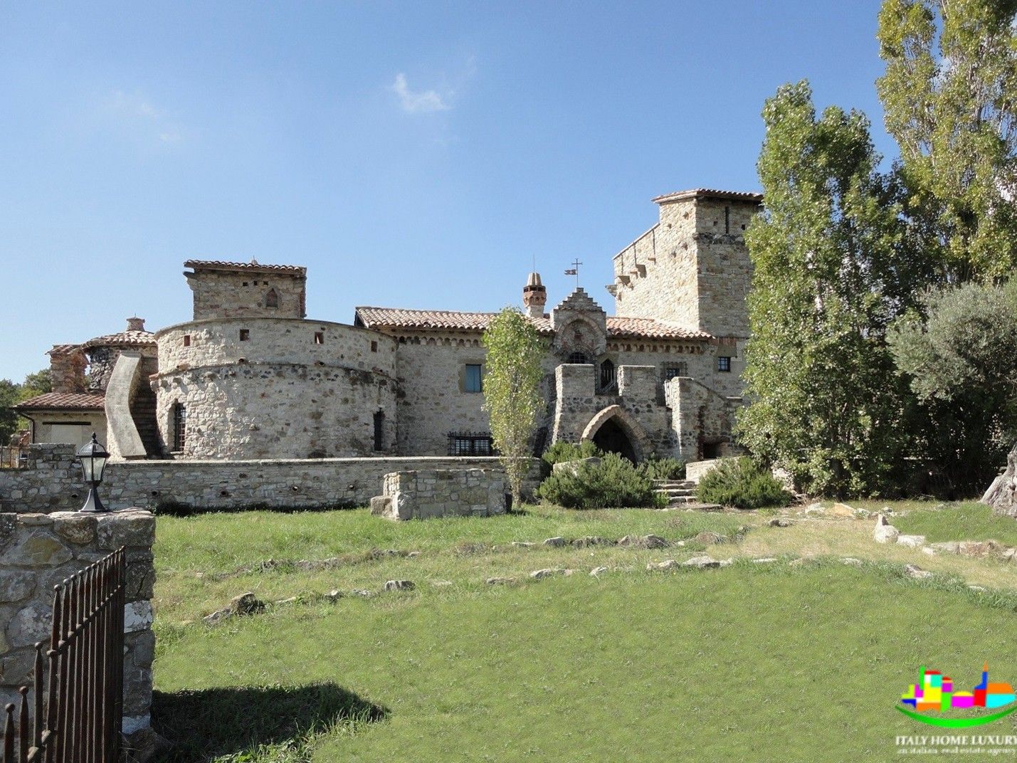Photos Castle property in Umbria near Todi - dream location