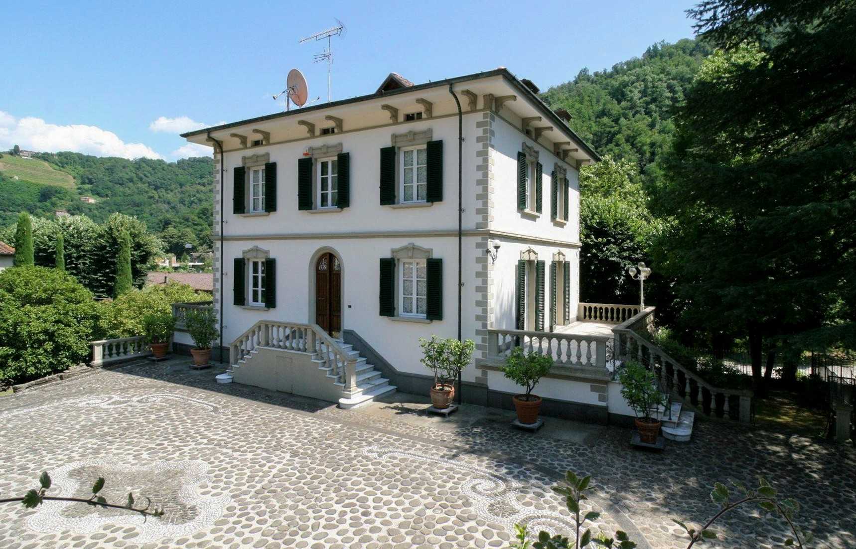 Photos Luxury Tuscany estate in Bagni di Lucca with manor house, farmhouse and park