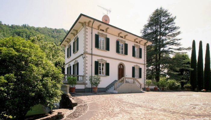 Historic Villa Bagni di Lucca 3
