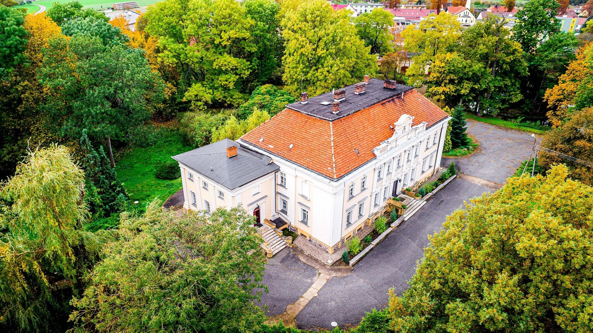 Photos Classical country mansion in Gola near Gostynin, Greater Poland