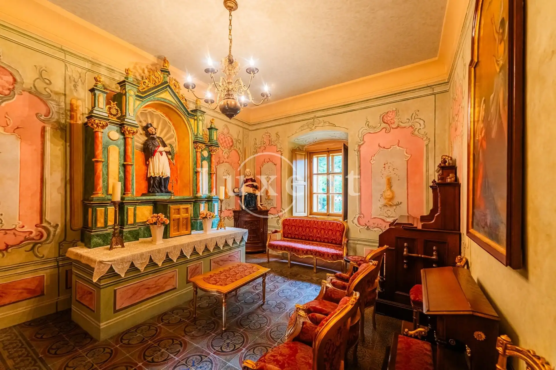 Billeder Enestående ejendom nær Prag: Fæstning i Třebotov