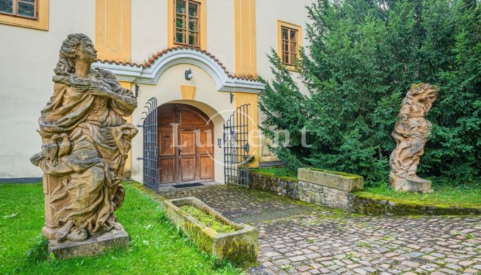 Burg te koop Třebotov, Středočeský kraj,  Tsjechische Republiek