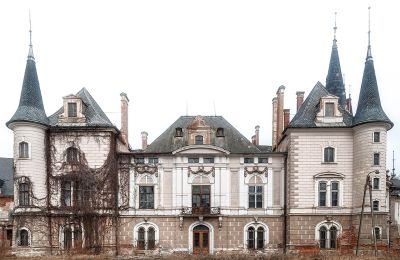 Castle for sale Bożków, Palac Wilelma von Magnis 1, Lower Silesia, Side view