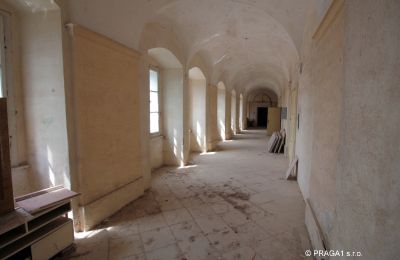 Castle for sale Karlovarský kraj, Floor