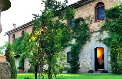 Character Properties, Characterful period villa in Lazio with with dreamlike garden