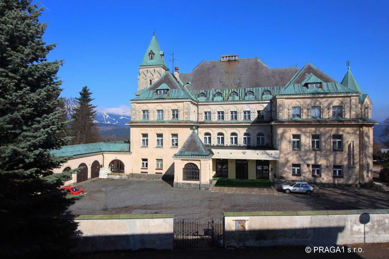 Photos Chateau hotel in mountains