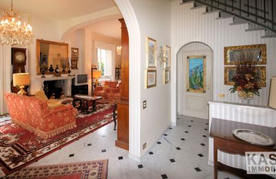 Historic Villa for sale Lucca, Tuscany:  Entrance Hall