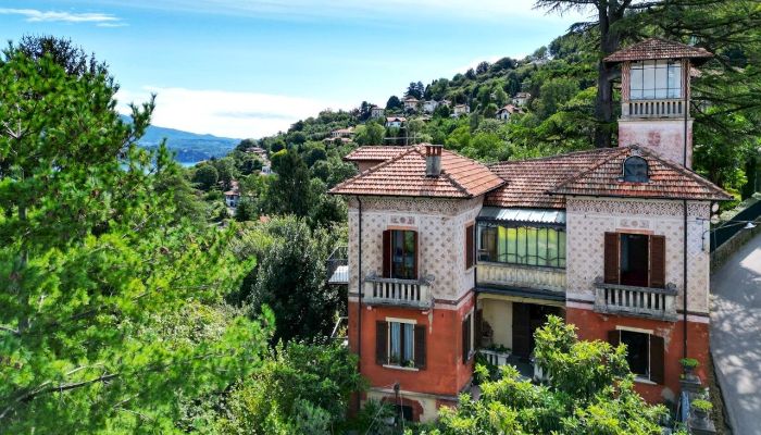 Historische villa te koop 28838 Stresa, Piemonte,  Italië