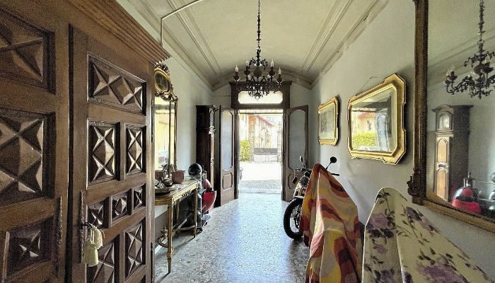 Historic Villa Verbano-Cusio-Ossola, Intra 3