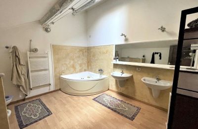 Historic Villa for sale Verbano-Cusio-Ossola, Intra, Piemont:  Bathroom