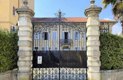 Historic Villa for sale Verbano-Cusio-Ossola, Intra, Piemont:  Gate