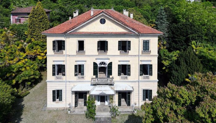 Historic Villa for sale 28824 Oggebbio, Piemont,  Italy