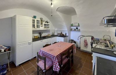 Historic Villa for sale 28824 Oggebbio, Piemont:  Kitchen