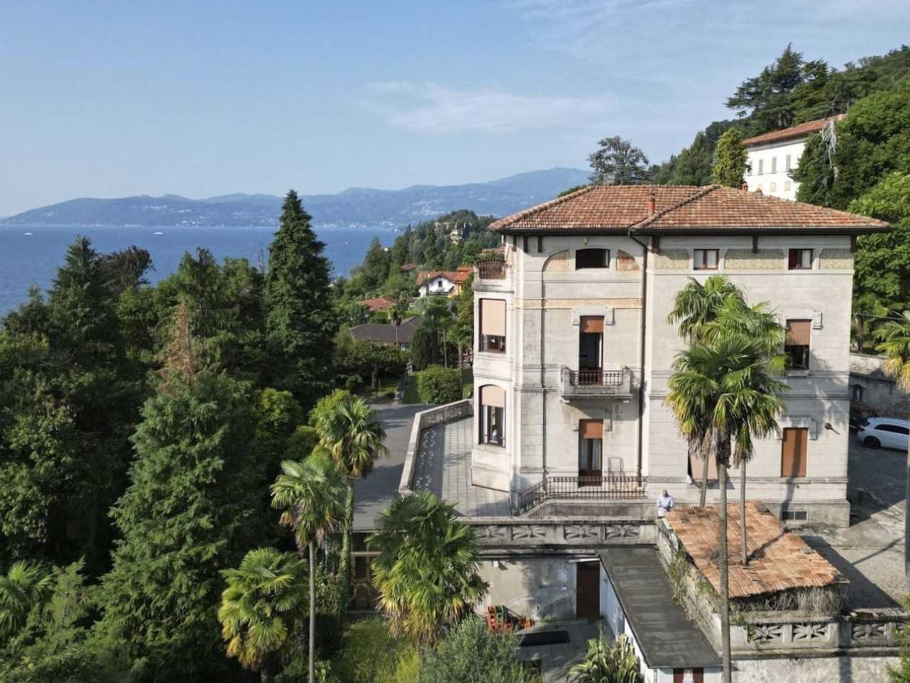 Photos Art deco villa on the shores of Lake Maggiore in Ghiffa