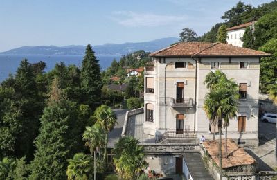 Character Properties, Art deco villa on the shores of Lake Maggiore in Ghiffa