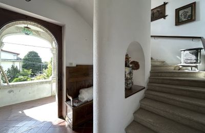 Historic Villa for sale 28894 Boleto, Piemont:  Staircase