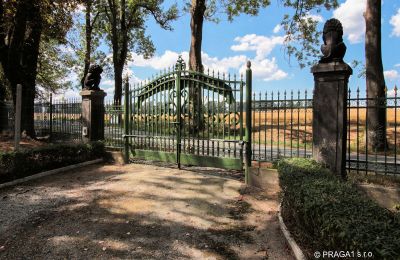 Castle for sale Jihočeský kraj:  Access