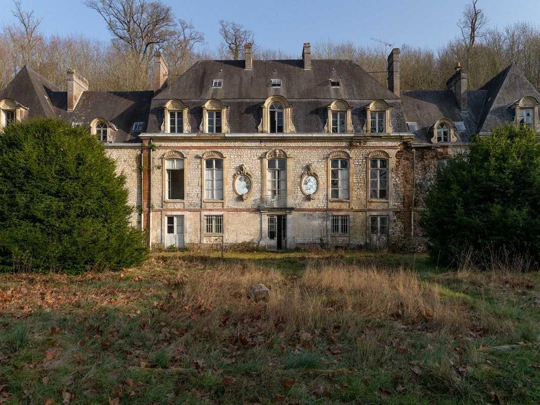 Photos Fixer upper castle in Normandy