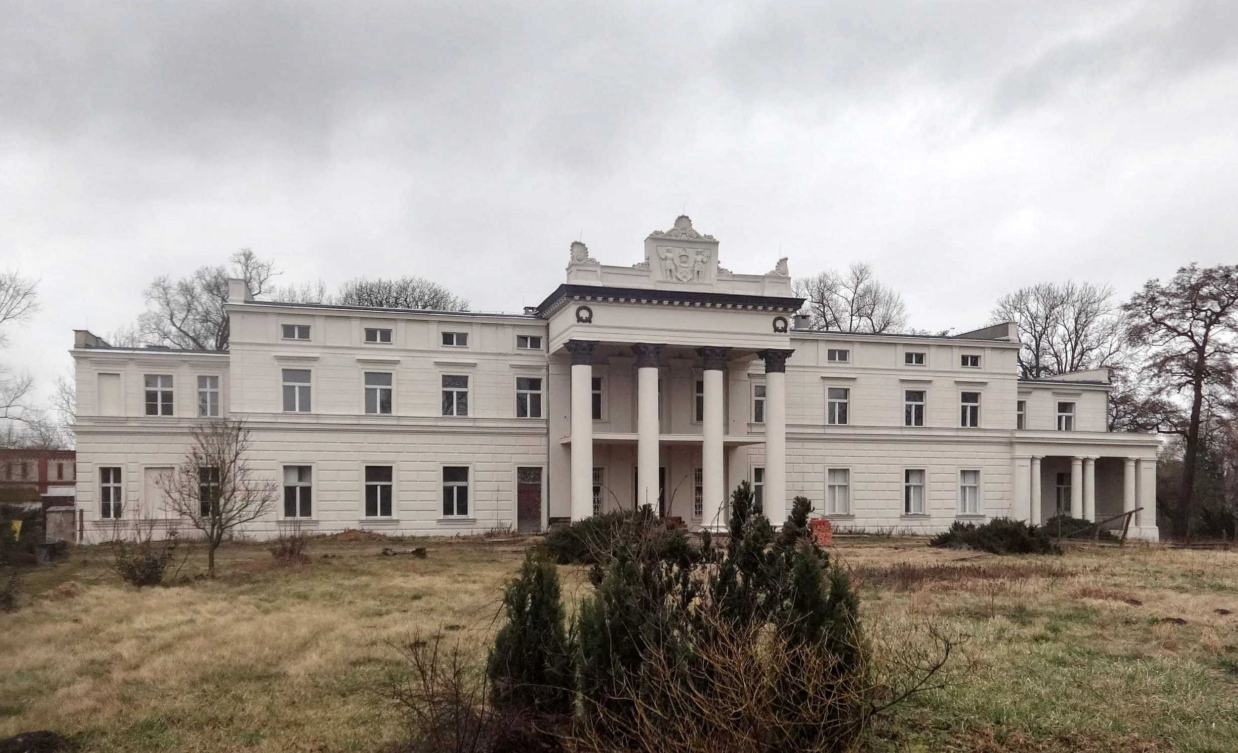 Photos Classical manor Głuchów for sale in Greater Poland