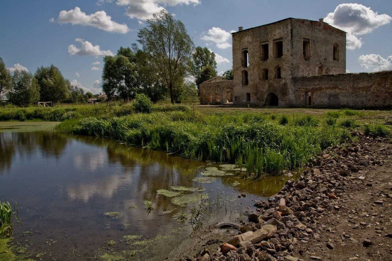 Photos Zamek Ćmielów, gm Ćmielów, woj Świętokrzyskie