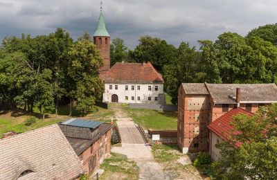 Medieval Castle for sale Karłowice, Zamek w Karłowicach, Opole Voivodeship:  Access