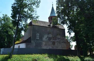 Medieval Castle for sale Karłowice, Zamek w Karłowicach, Opole Voivodeship:  Chapel
