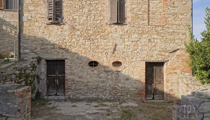 Historical tower for sale 06019 Spedalicchio, Umbria,  Italy