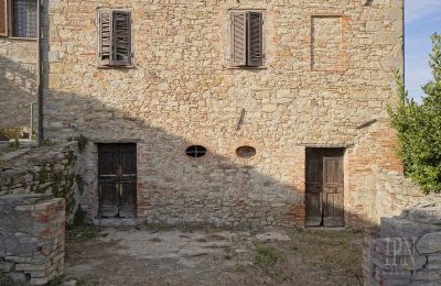 Character Properties, Ancient Watchtower in the Umbrian countryside with lands
