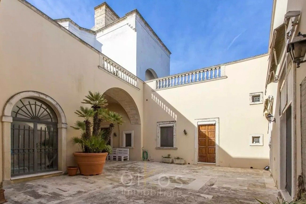 Photos Historic town house with private courtyard in Squinzano