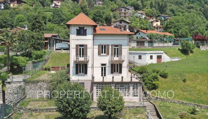 Historische villa te koop Dizzasco, Lombardije,  Italië