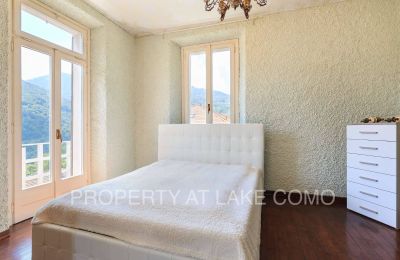 Historic Villa for sale Dizzasco, Lombardy:  Bedroom