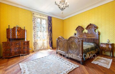 Historic Villa for sale Dizzasco, Lombardy:  Bedroom