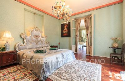 Historic Villa for sale Dizzasco, Lombardy:  Bedroom