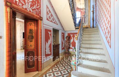 Historic Villa for sale Dizzasco, Lombardy:  Hallway