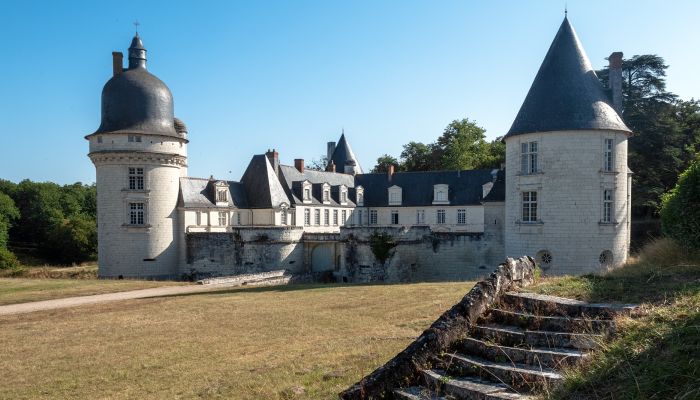How to Sell a Historic Home in 2024 October 2025