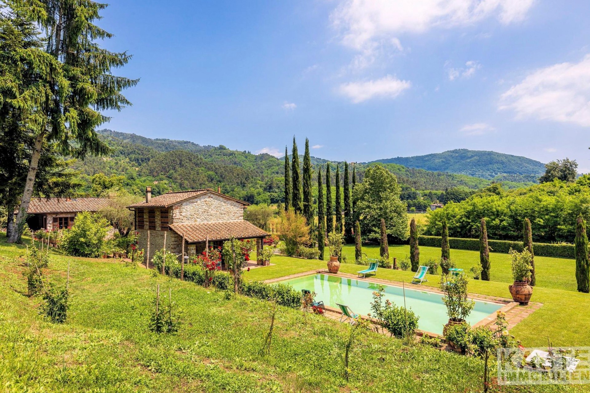 restored-country-estate-near-lucca