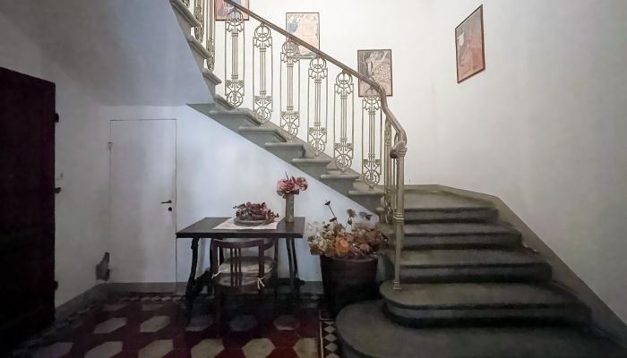 Historic Villa for sale Santo Pietro Belvedere, Tuscany