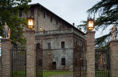 Manor House for sale Buonconvento, Tuscany, Entrance