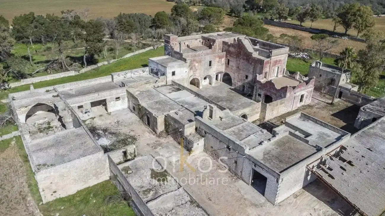 Photos Fixer upper 52-hectare country estate in Manduria, Apulia
